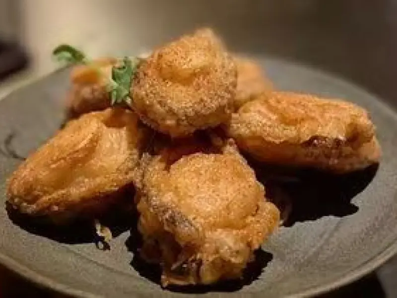 Luxurious Cantonese Dining Experience in the Heart of Hong Kong