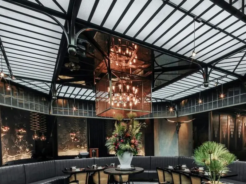 32 Court-Luxurious Cantonese Dining Experience in the Heart of Hong Kong 32 Court-Luxurious Cantonese Dining Experience in the Heart of Hong Kong