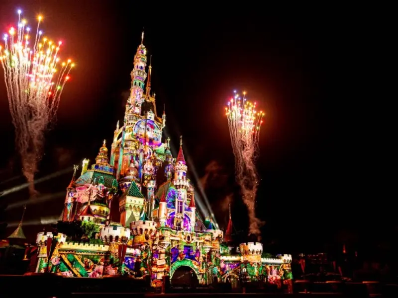 Hong Kong Disneyland-A Magical Kingdom Where Dreams Come True Hong Kong Disneyland-A Magical Kingdom Where Dreams Come True
