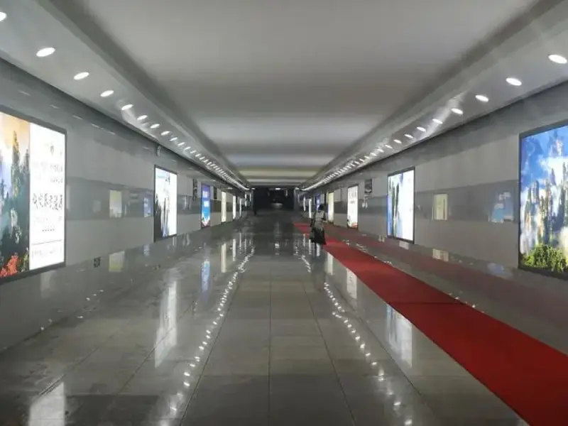 張家界西駅-張家界自然美への玄関口 張家界西駅-張家界自然美への玄関口