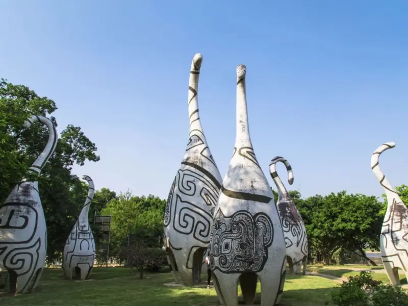 Elephant Trunk Hill-The Iconic Symbol of Guilin's Natural Beauty Elephant Trunk Hill-The Iconic Symbol of Guilin's Natural Beauty