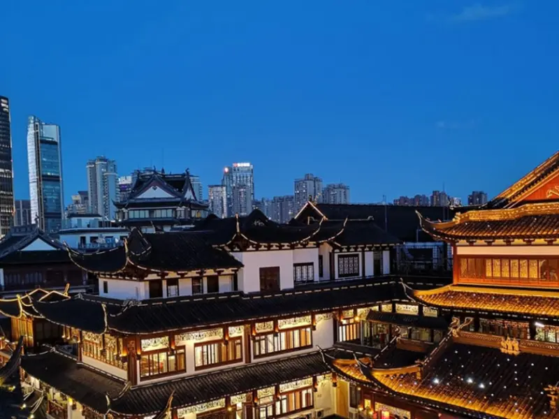 Yu Garden-A Serene Oasis in the Heart of Shanghai's Bustling Cityscape Yu Garden-A Serene Oasis in the Heart of Shanghai's Bustling Cityscape