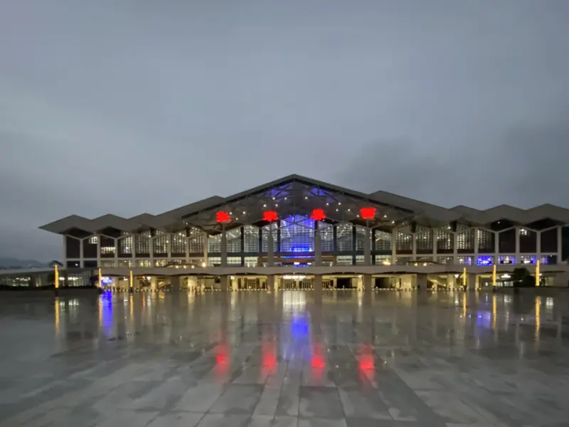 張家界西駅-張家界自然美への玄関口 張家界西駅-張家界自然美への玄関口