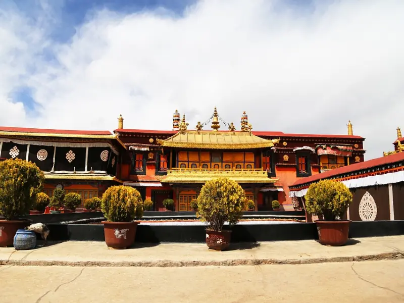 Jokhang Temple-The Spiritual Heart of Lhasa Jokhang Temple-The Spiritual Heart of Lhasa