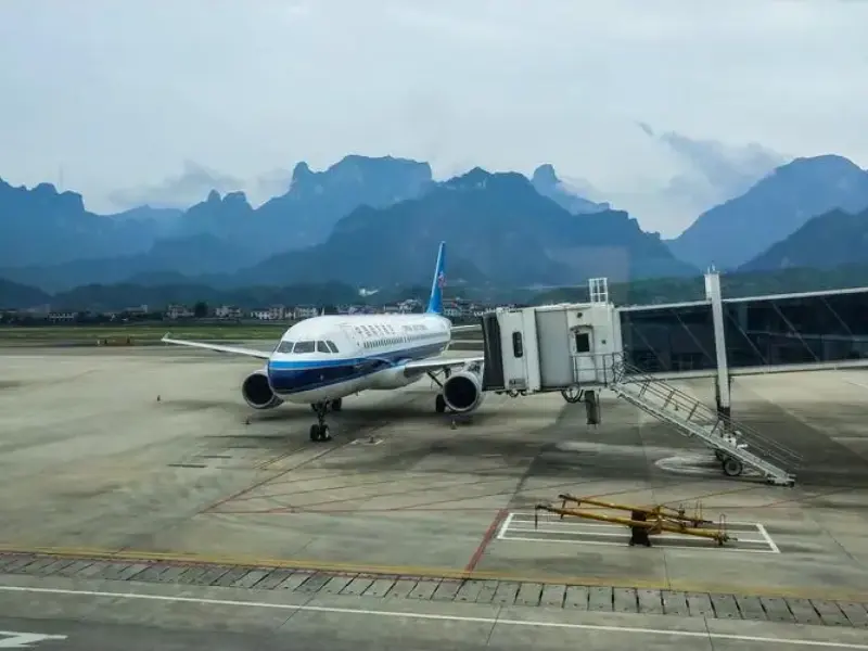 山越栗水蓓花空港-山越栗の絶景にの開かれた門