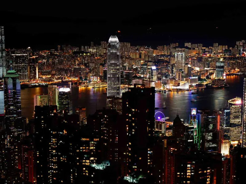 Victoria Peak-The Pinnacle of Hong Kong: Views That Take Your Breath Away Victoria Peak-The Pinnacle of Hong Kong: Views That Take Your Breath Away