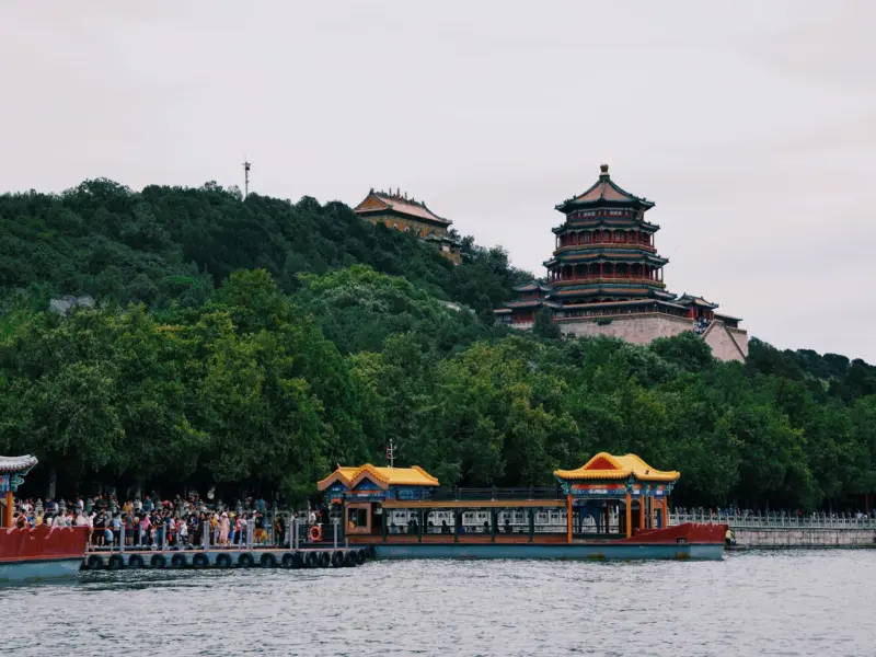 家族で冒険 中国の首都と張家界の美しい景観を満喫。