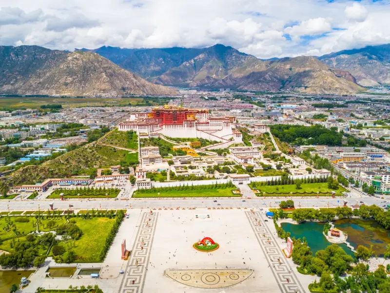 Potala Palace-The Majestic Heart of Tibetan Buddhism Potala Palace-The Majestic Heart of Tibetan Buddhism