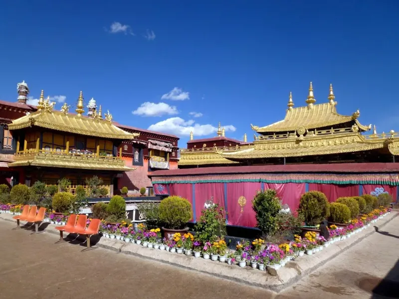 Jokhang Temple-The Spiritual Heart of Lhasa Jokhang Temple-The Spiritual Heart of Lhasa