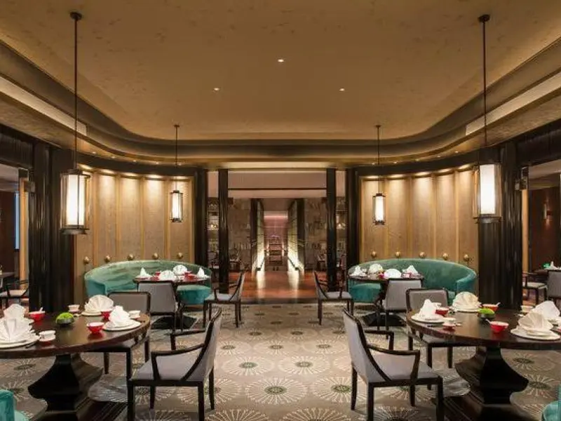 Cai Feng Lou at Tanghua Hua Yi Hotel-Luxurious Cantonese Dining in the Heart of Xi'an Cai Feng Lou at Tanghua Hua Yi Hotel-Luxurious Cantonese Dining in the Heart of Xi'an