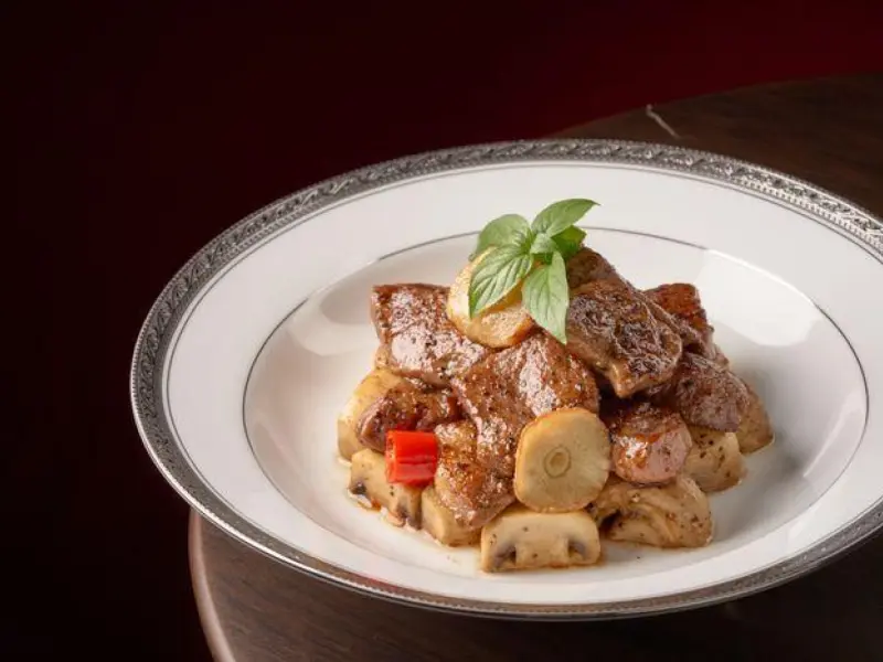Cai Feng Lou at Tanghua Hua Yi Hotel-Luxurious Cantonese Dining in the Heart of Xi'an Cai Feng Lou at Tanghua Hua Yi Hotel-Luxurious Cantonese Dining in the Heart of Xi'an